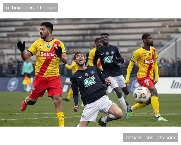 朗斯2-0完胜蒙彼利埃，联赛取得三连胜